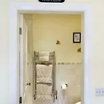 Bed & Breakfast Stiles Of 3*